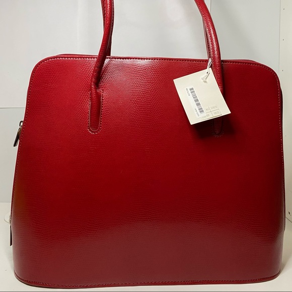 This is a Tuci Italia Red Purse - Picture 2 of 11